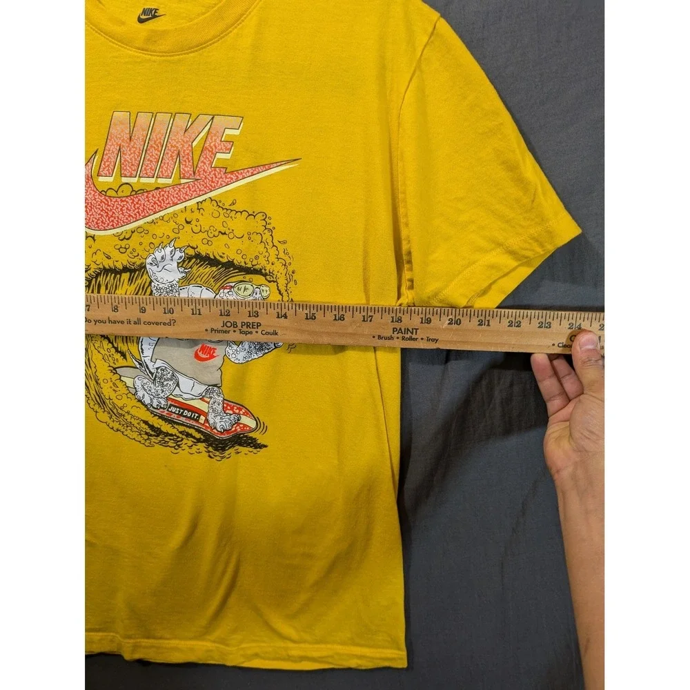 Nike Kids Yellow Turtle Surfing Graphic T Shirt Size‎ M